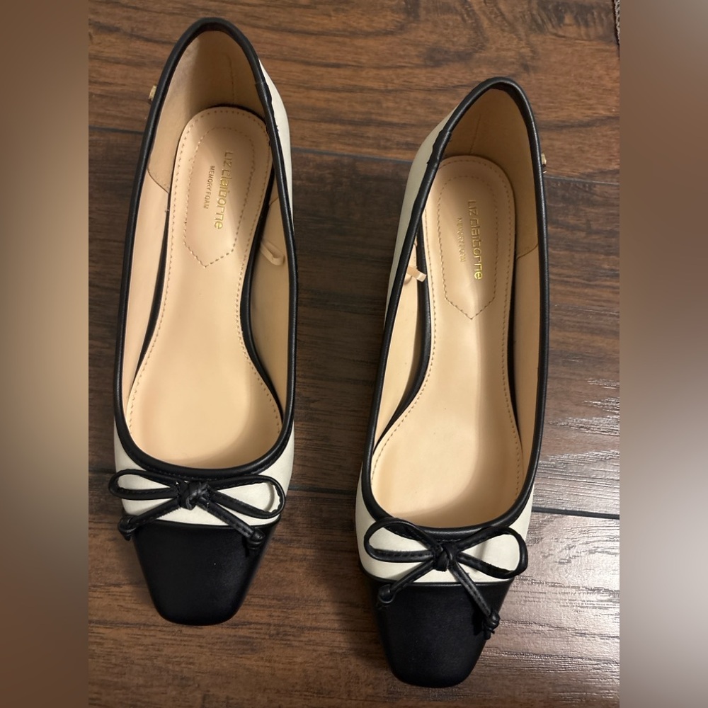 Liz Claiborne Cap-Toe Block Heel Shoes. Black & Cream | 6.5W | Pristine Soles